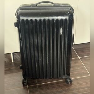 BRIC’S Hard Shell Spinner Suitcase in Black Carry On
